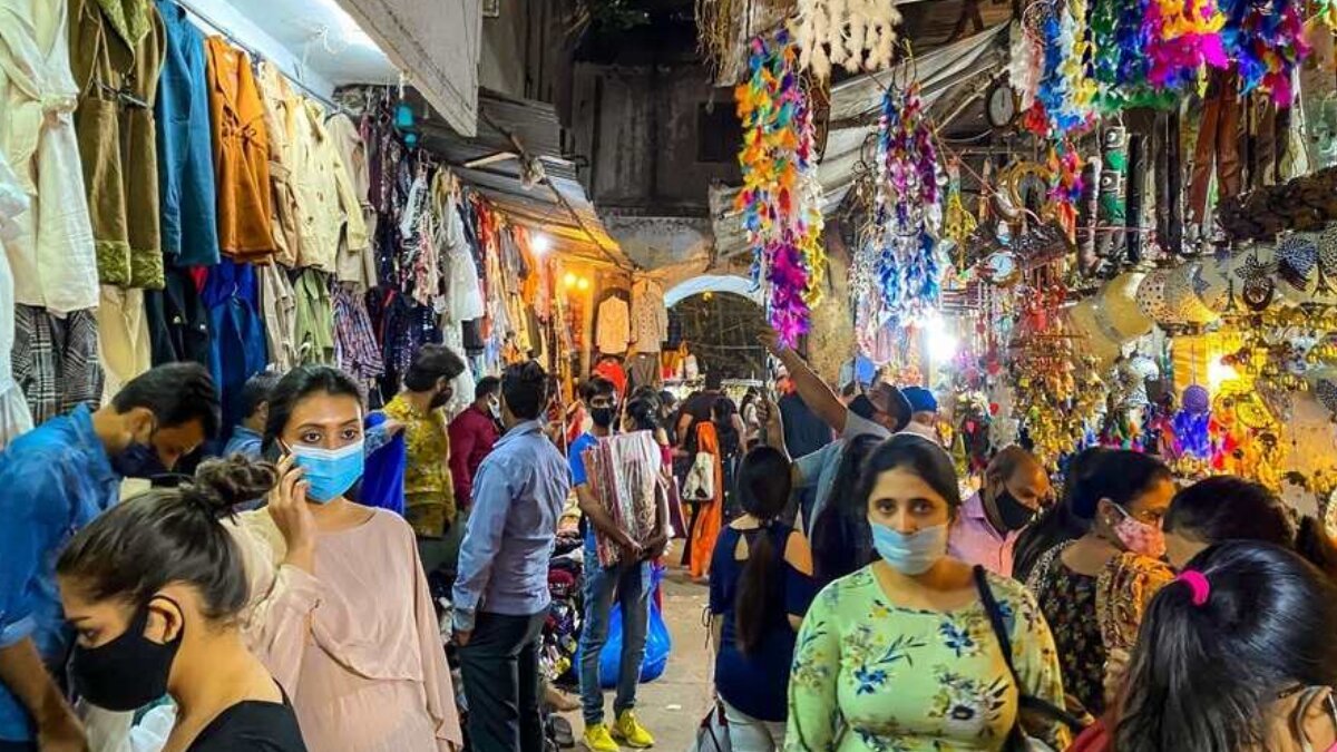 5 shopping recommendations before you explore Sarojini Nagar and Fashion Street