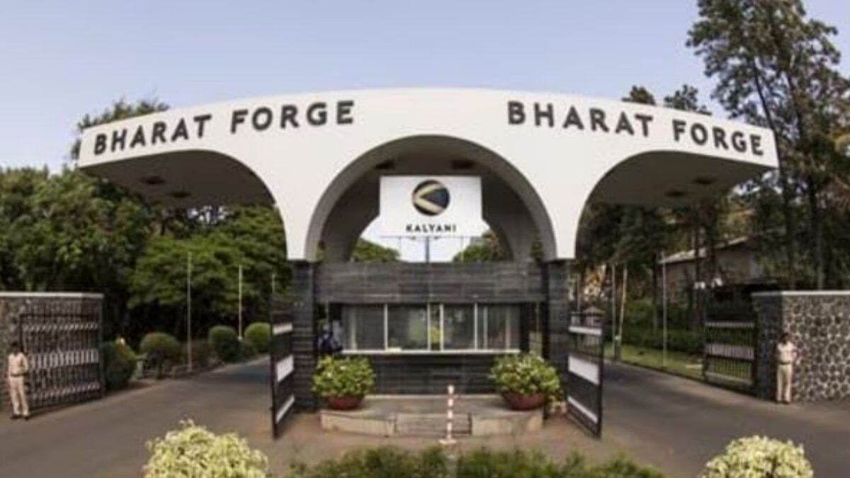 Ahead of the Q3 results, Bharat Forge shares reach a lifetime high. Should you buy?