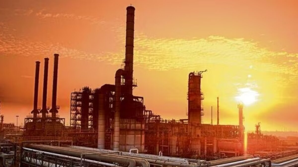 Oil prices remain within range amidst less possibility of dip in rates, know more