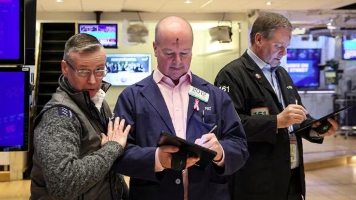 US market indices: Flat opening for stocks due to mixed set of economic data