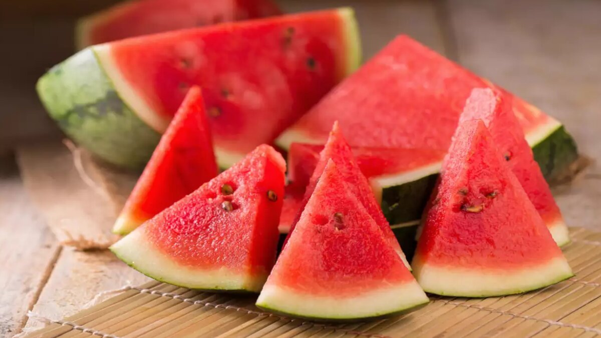 Here’s how watermelon, mint, and lemon drink helps with clear skin