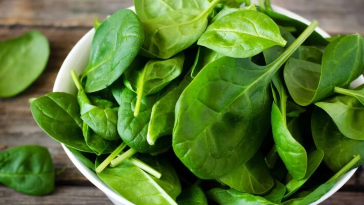 Ways to incorporate spinach in your daily regime for promoting hair growth