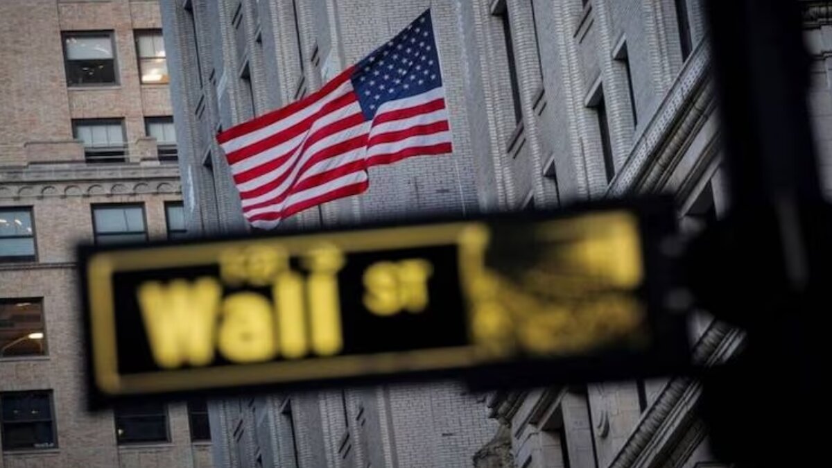 US stocks falls prior to Fed market decision on rate cuts