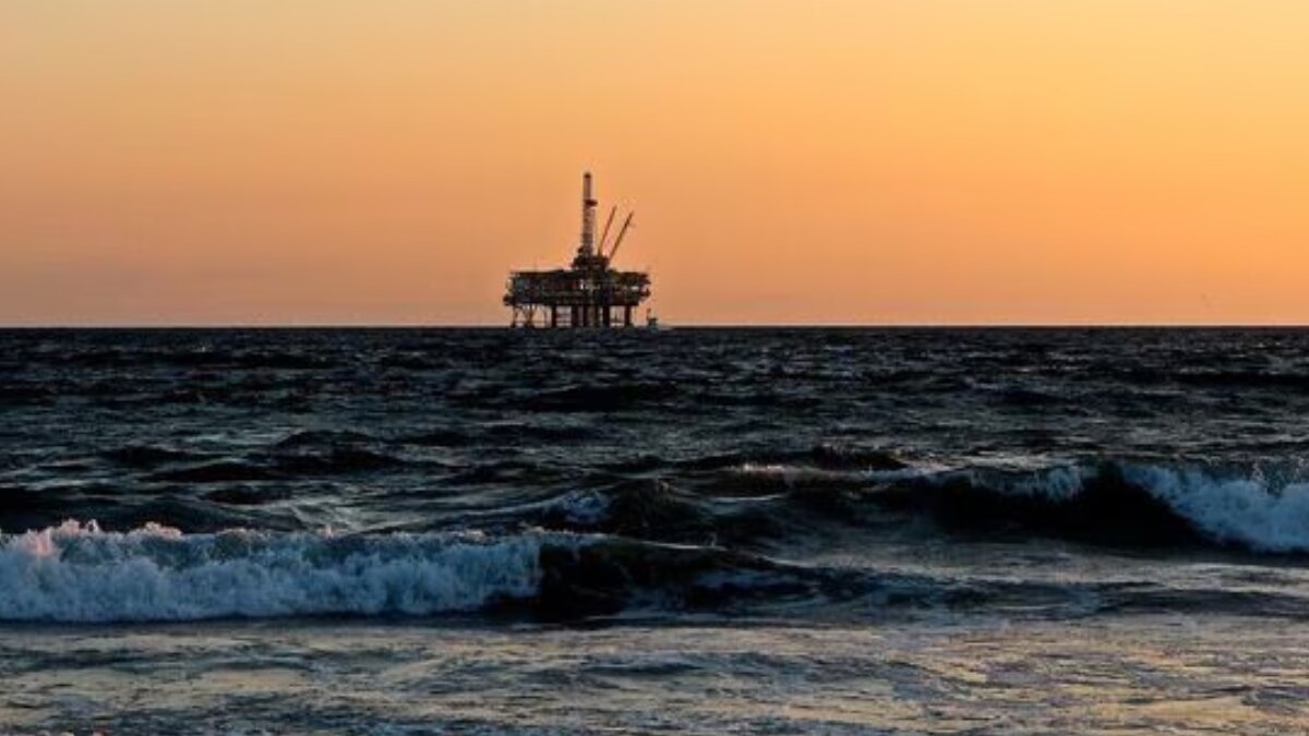 US crude inventories rose less than anticipated, Brent around $86/bbl