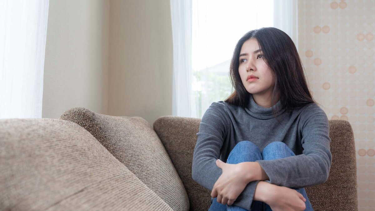 6 behavioral signs which indicates emotional exhaustion or C-PTSD