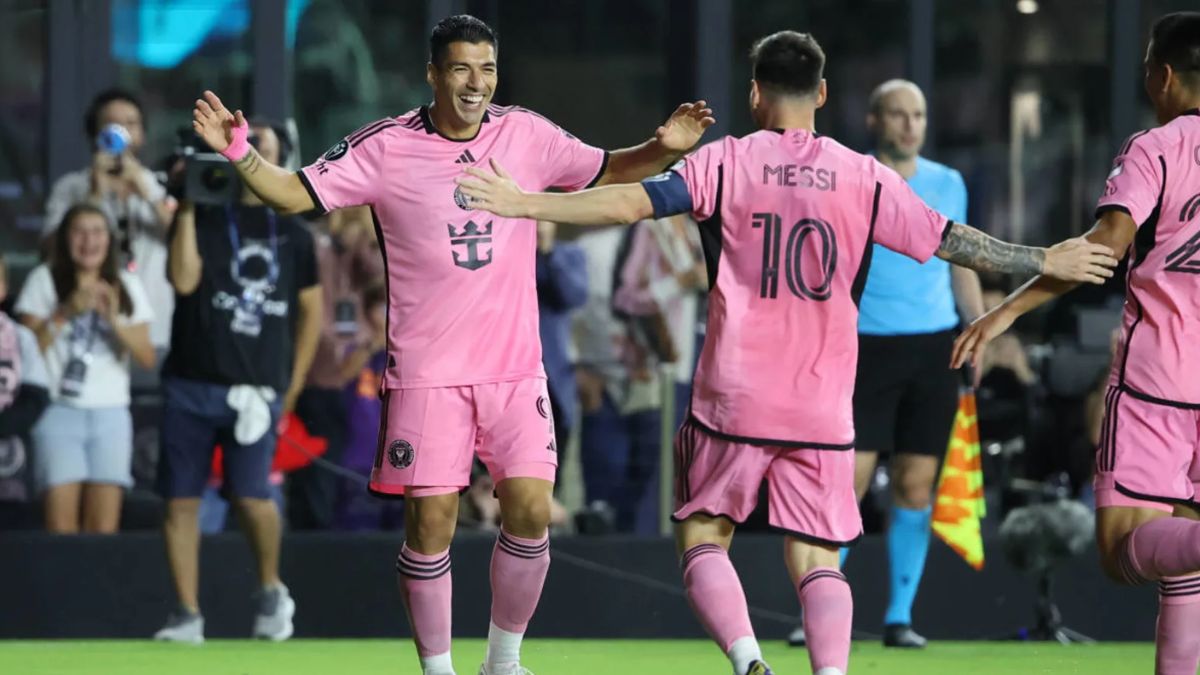 Lionel Messi, Luis Suarez score as Inter Miami beat Nashville to advance in the CONCACAF Champions Cup quarter