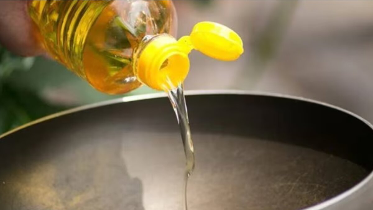 Is using tissue paper for soaking excess oil from food a good idea? Expert decode