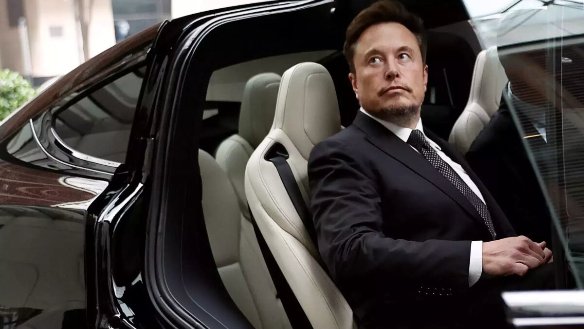 Elon Musk visits Beijing as Tesla pushes for the widespread use of autonomous vehicles