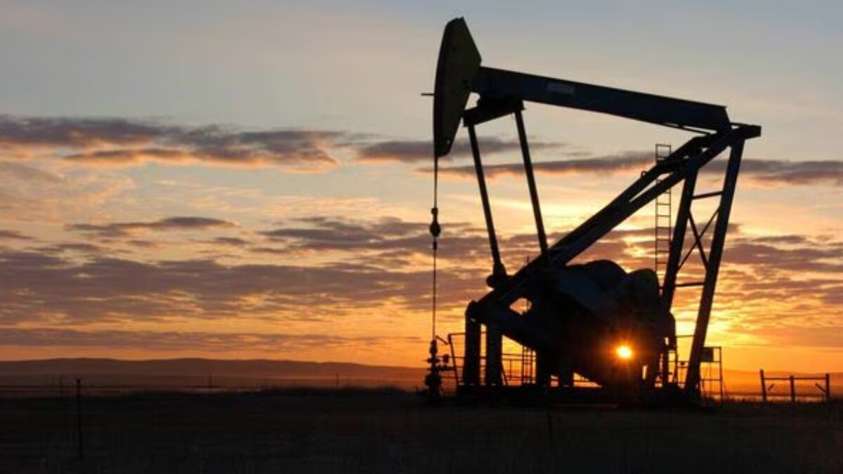 Oil prices slides down as Fed cuts rates and peace talks channelises between Israel and Hamas