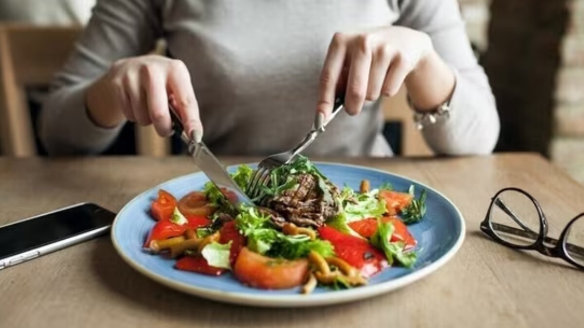 Do you eat swiftly? Tips to slow down and adopt mindful eating habits for better gut health