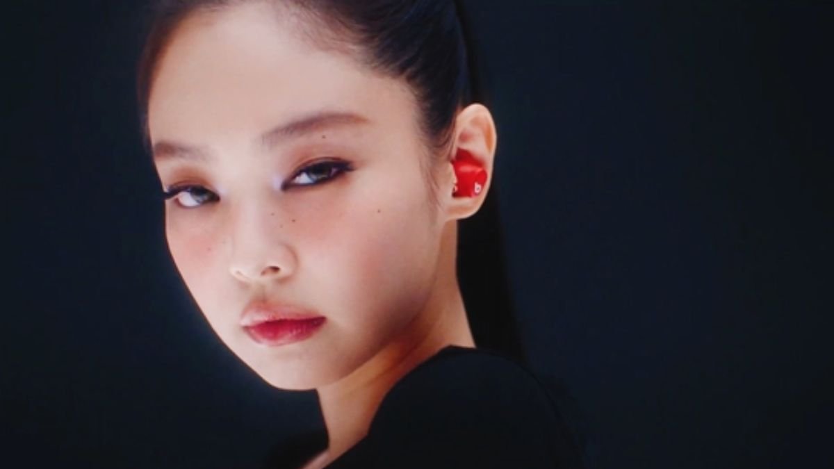 Jennie is back on track as the star rapper; takes a supposed jibe at old K-pop label