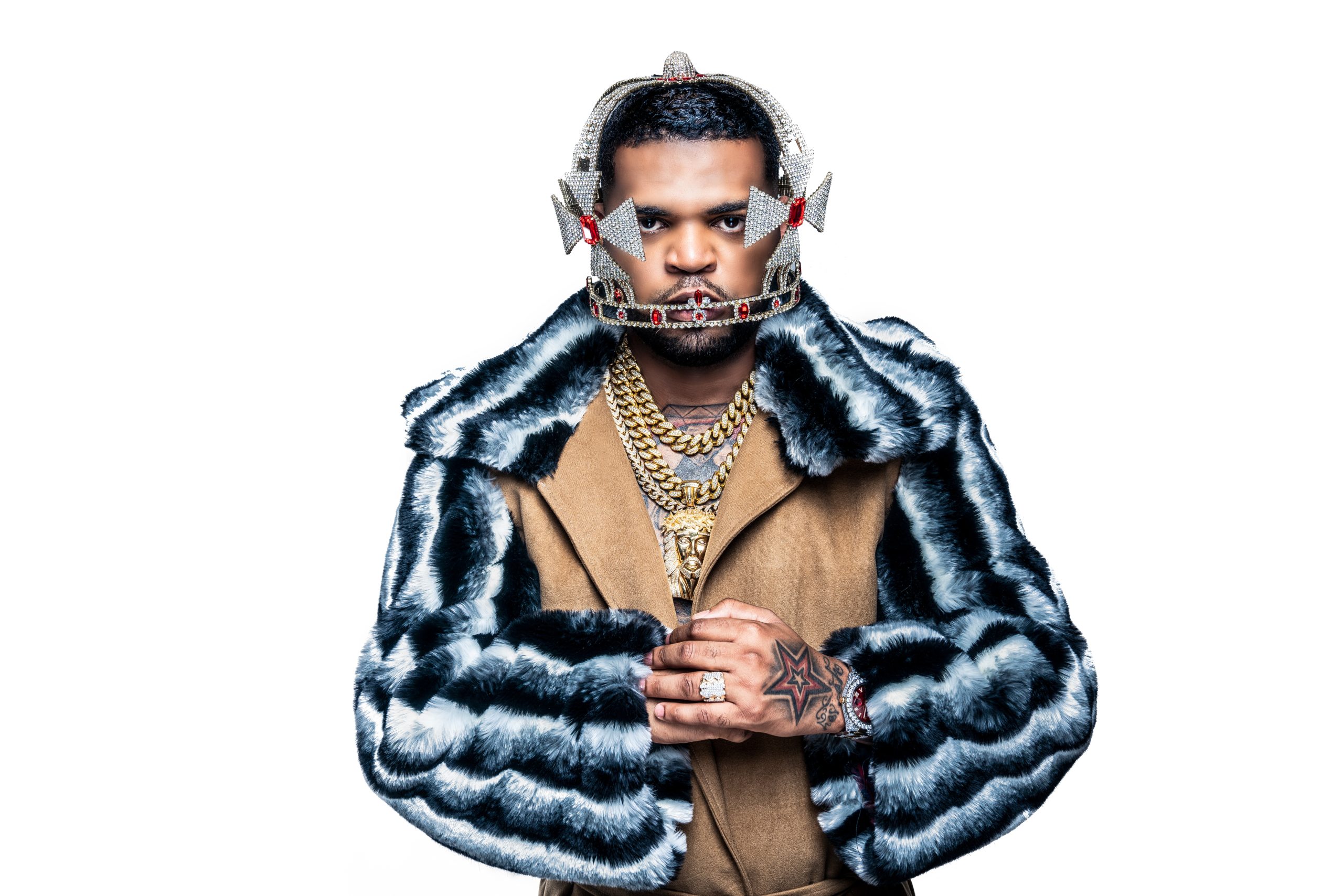 El Mayor Clásico shakes up merenhouse scene with latest hit “Bailar”