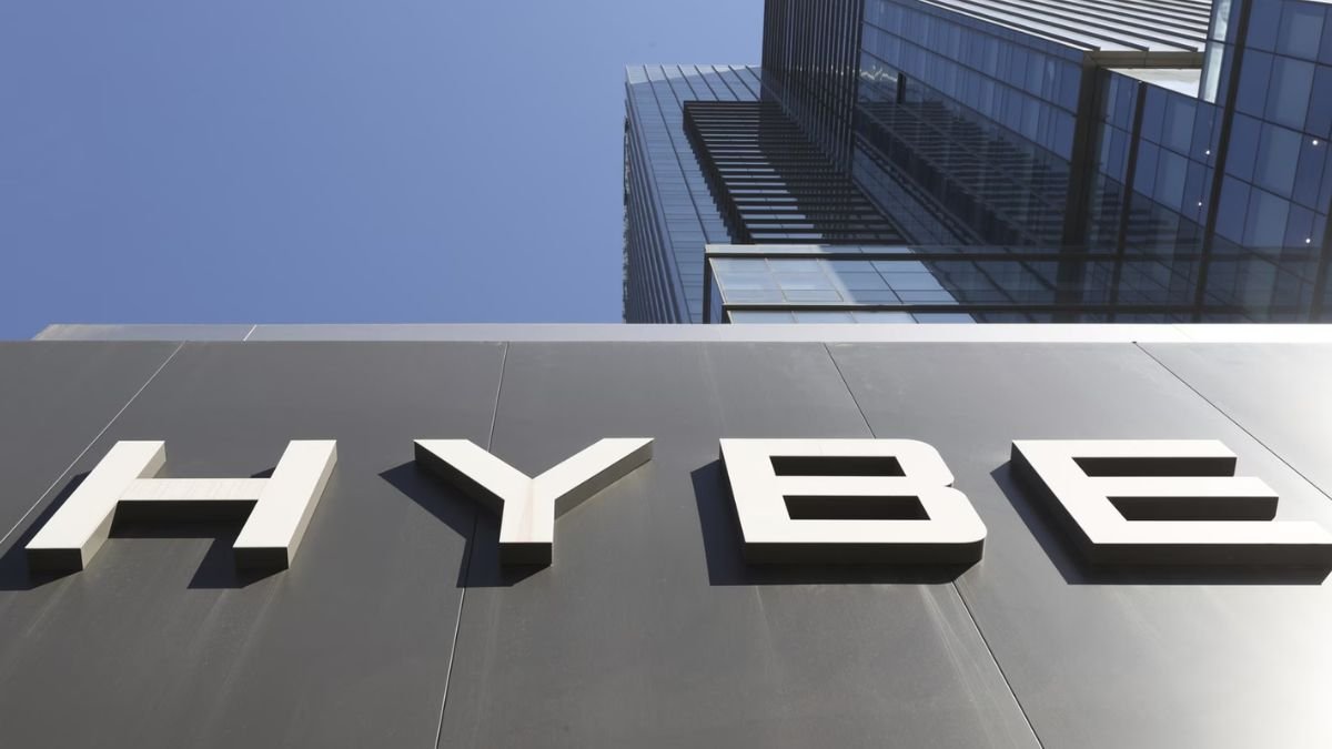 HYBE’s cash reserves on the verge of fallout; might have to return over 200 mn USD to the investors 