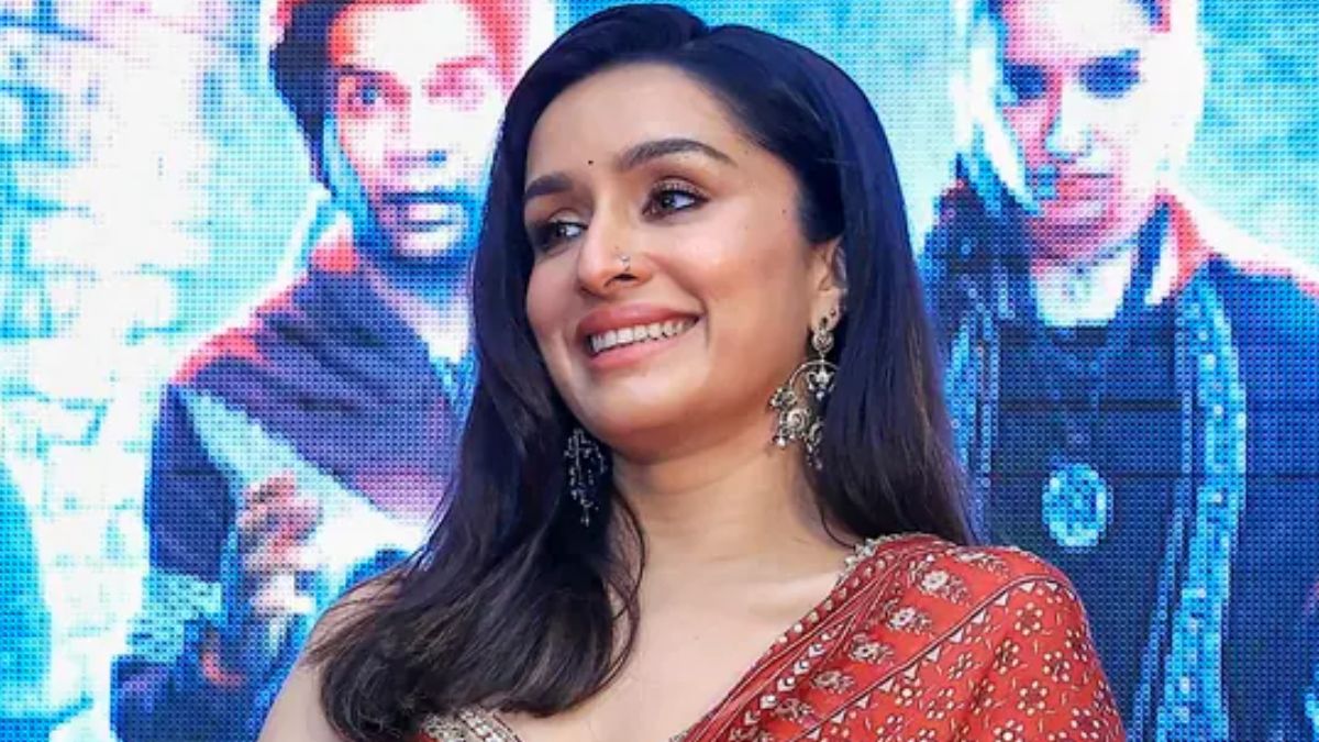 Did Shraddha Kapoor just confirmed her relationship status? 