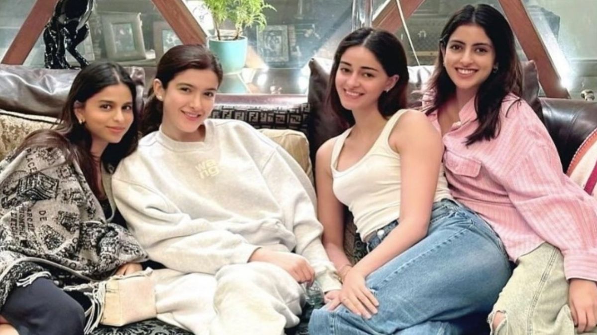Viral pic of girl besties Ananya Panday, Suhana Khan, Shanaya Kapoor, Navya Nanda leaves fans in anticipation