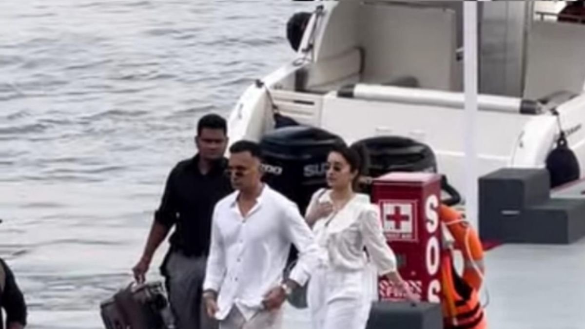 Shraddha Kapoor relishes birthday with rumored boyfriend Rahul Mody; clicked together at Mumbai