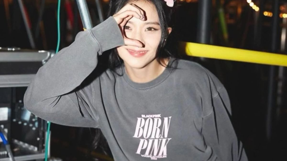 Flight attendant shares controversial pictures after an alleged encounter with BLACKPINK’s Jisoo