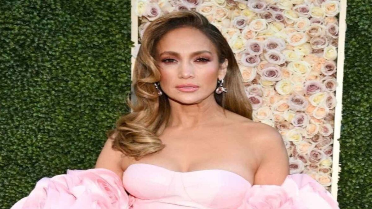 Jennifer Lopez strives to stay single after her split with Ben Affleck; deets here