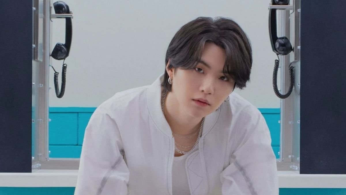 Did BTS’ SUGA face a palm injury during the alternative military service?