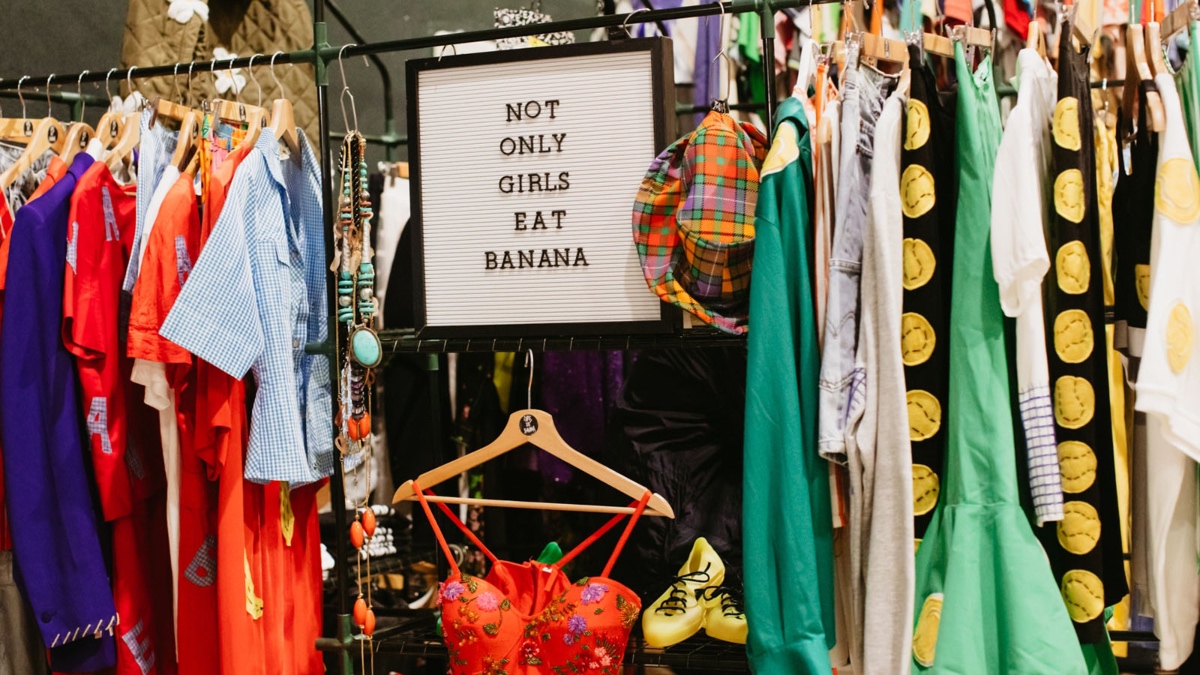 From Vintage Jackets To Unique Finds: 5 Online Destinations For Thrift ShoppingFrom Vintage Jackets To Unique Finds: 5 Online Destinations For Thrift Shopping